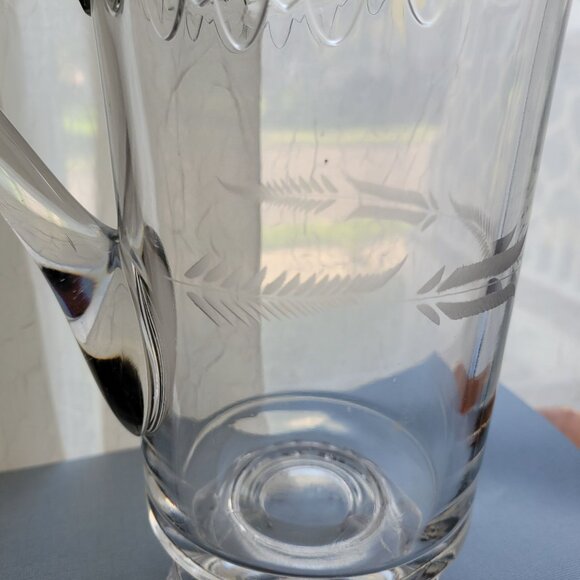 Vintage Clear Glass Etched Fern Pattern Pitcher With Ruffled Edge & Handle - Picture 11 of 11